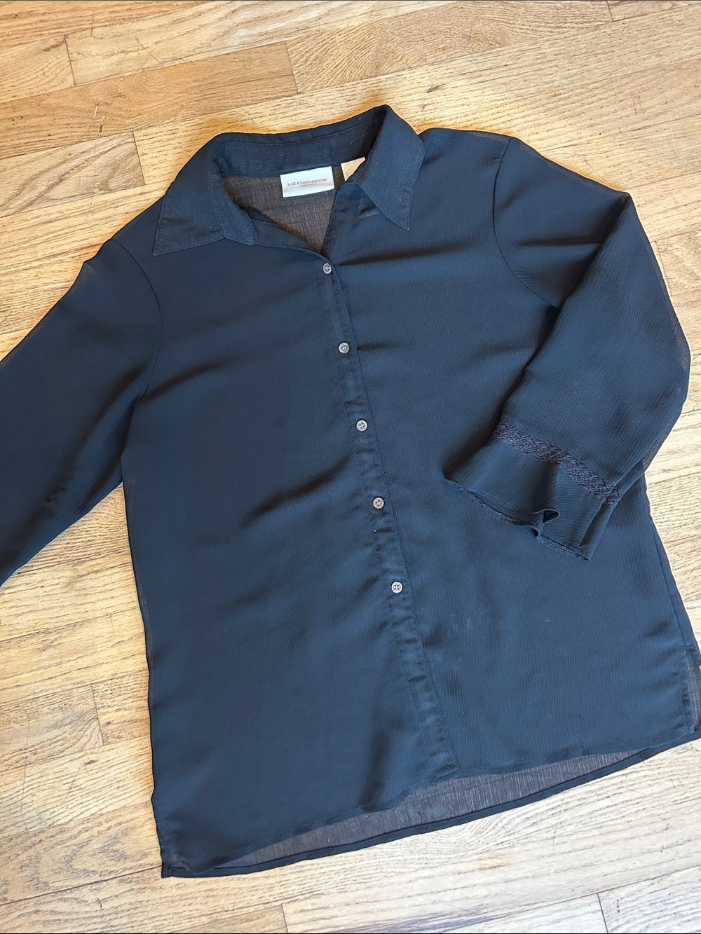 🌸3 FOR $20🌸 Liz Claiborne Black Button-Down Shirt - Picture 2 of 6